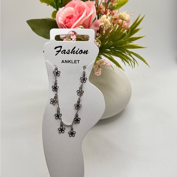 Silver Flower Anklet - Picture 5 of 5